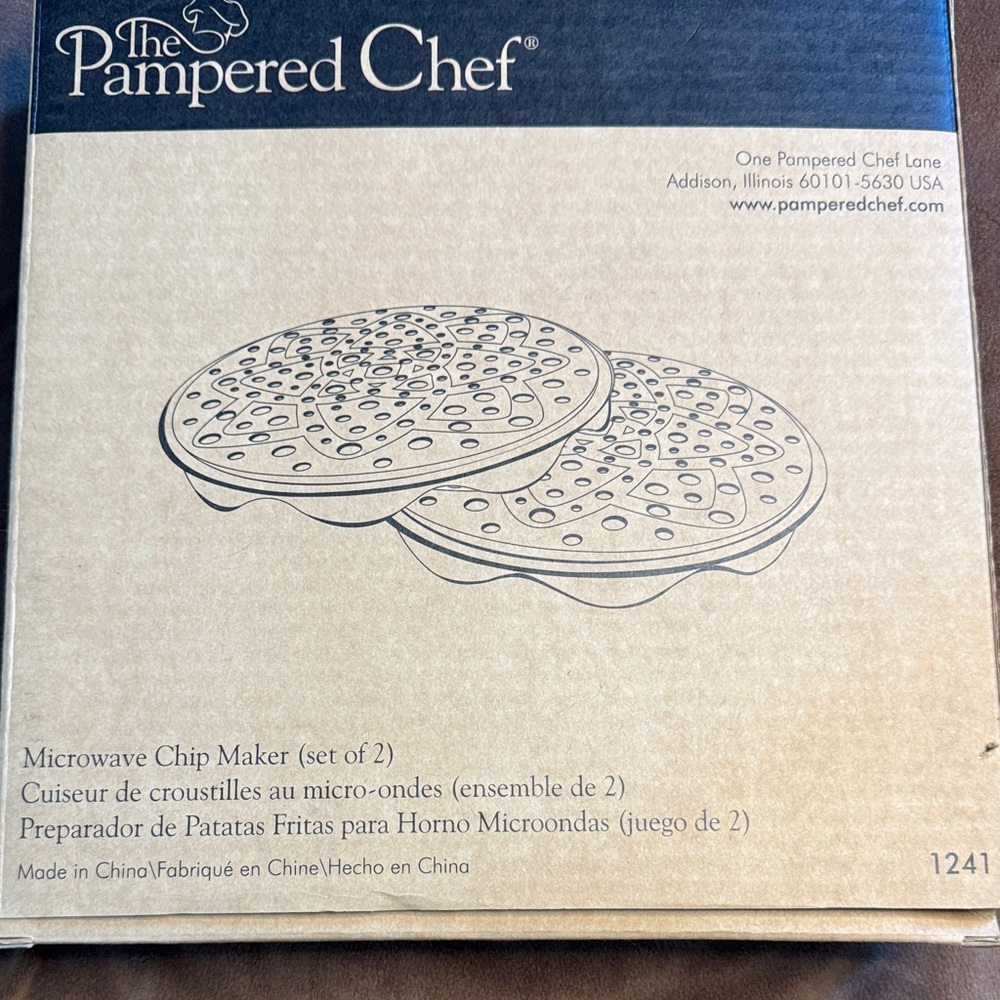 Pampered Chef Microwave Chip Maker - Tan